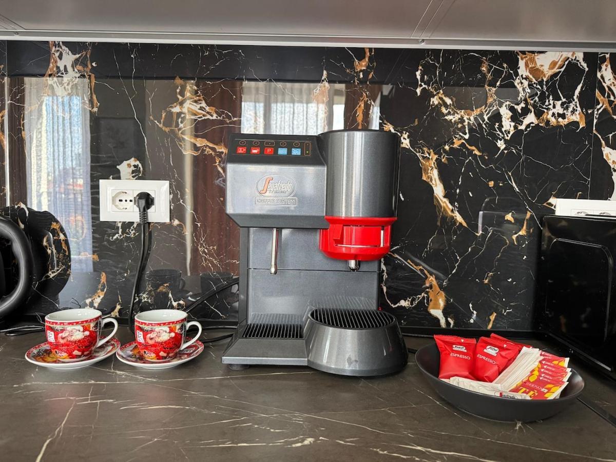 Jona City Center 2 Bedroom Confort Suites And Free Parking Τίρανα Εξωτερικό φωτογραφία